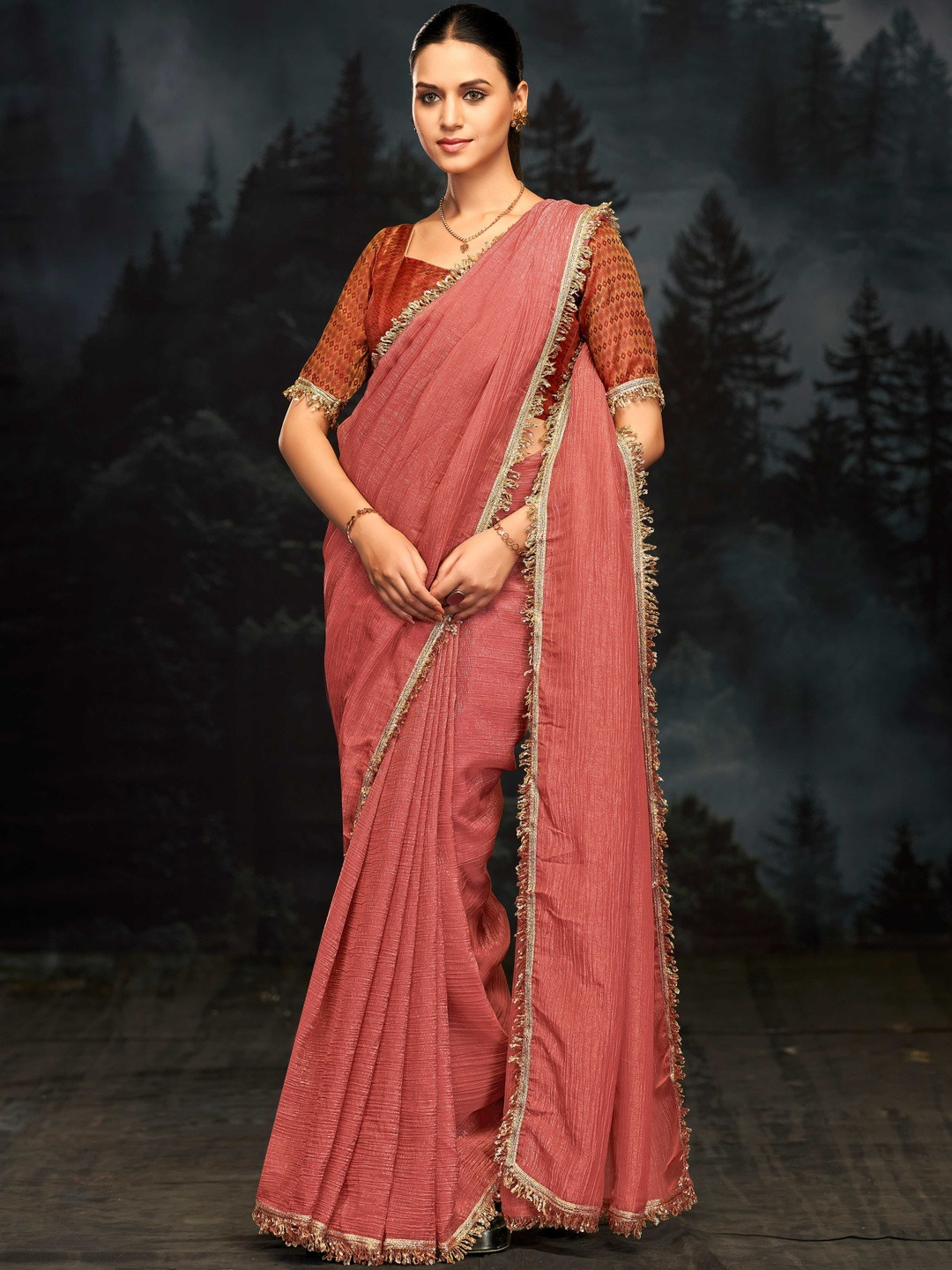 PRAVEENA DESIGNER Woven Design Zari Organza Saree