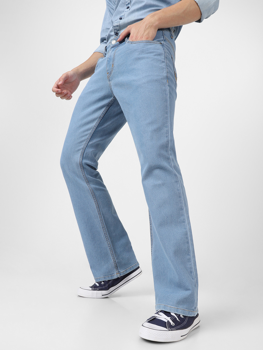 Urbano Fashion Men Mid Rise Light Fade Stretchable Bootcut Jeans