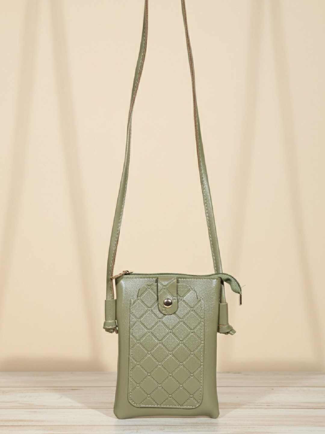 Donicy PU Sling Bag with Quilted