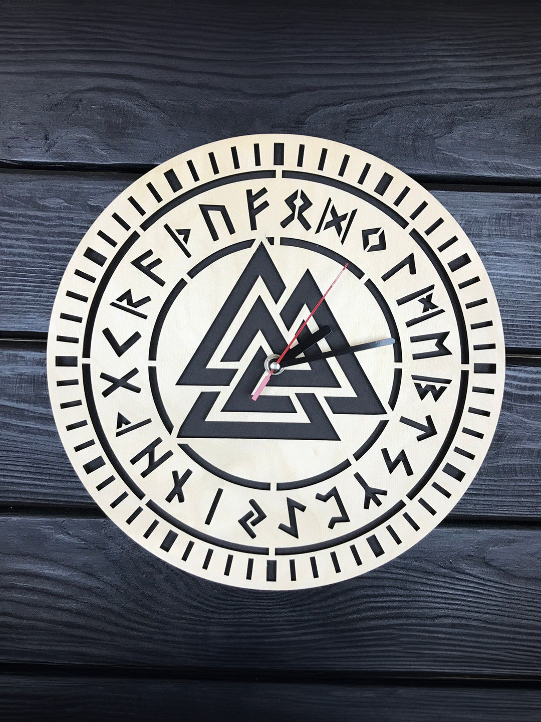 QEZNEF Beige And Black Geometric Round Wooden Analogue Wall Clock