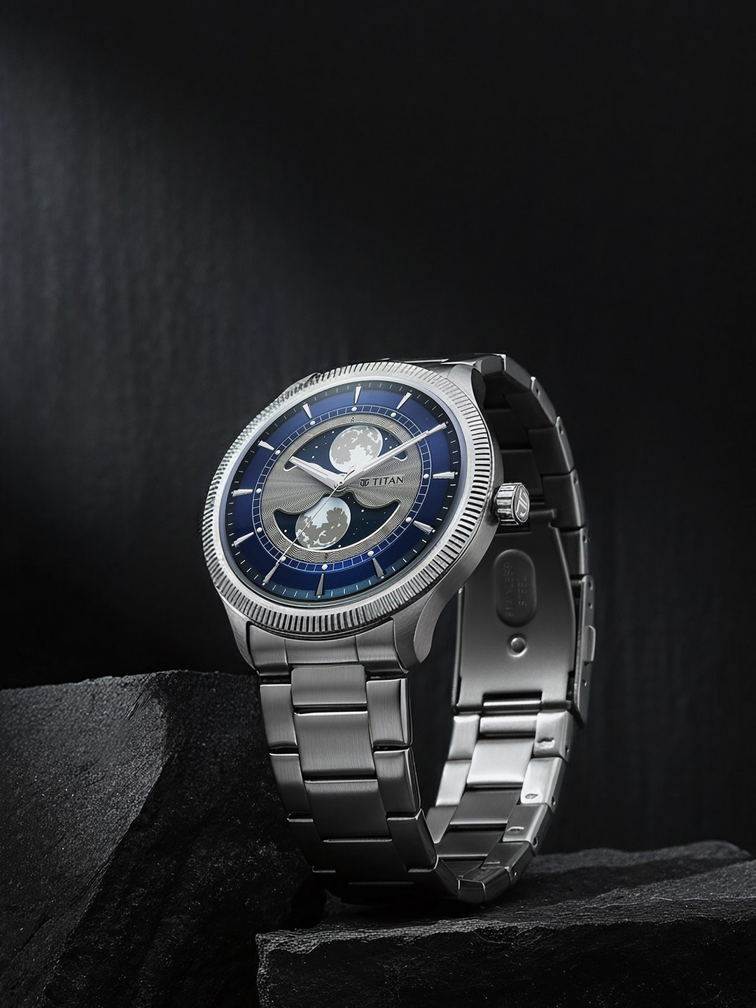 Titan Stellar Quartz Blue Round Dial Men's Watch - 10050SM01