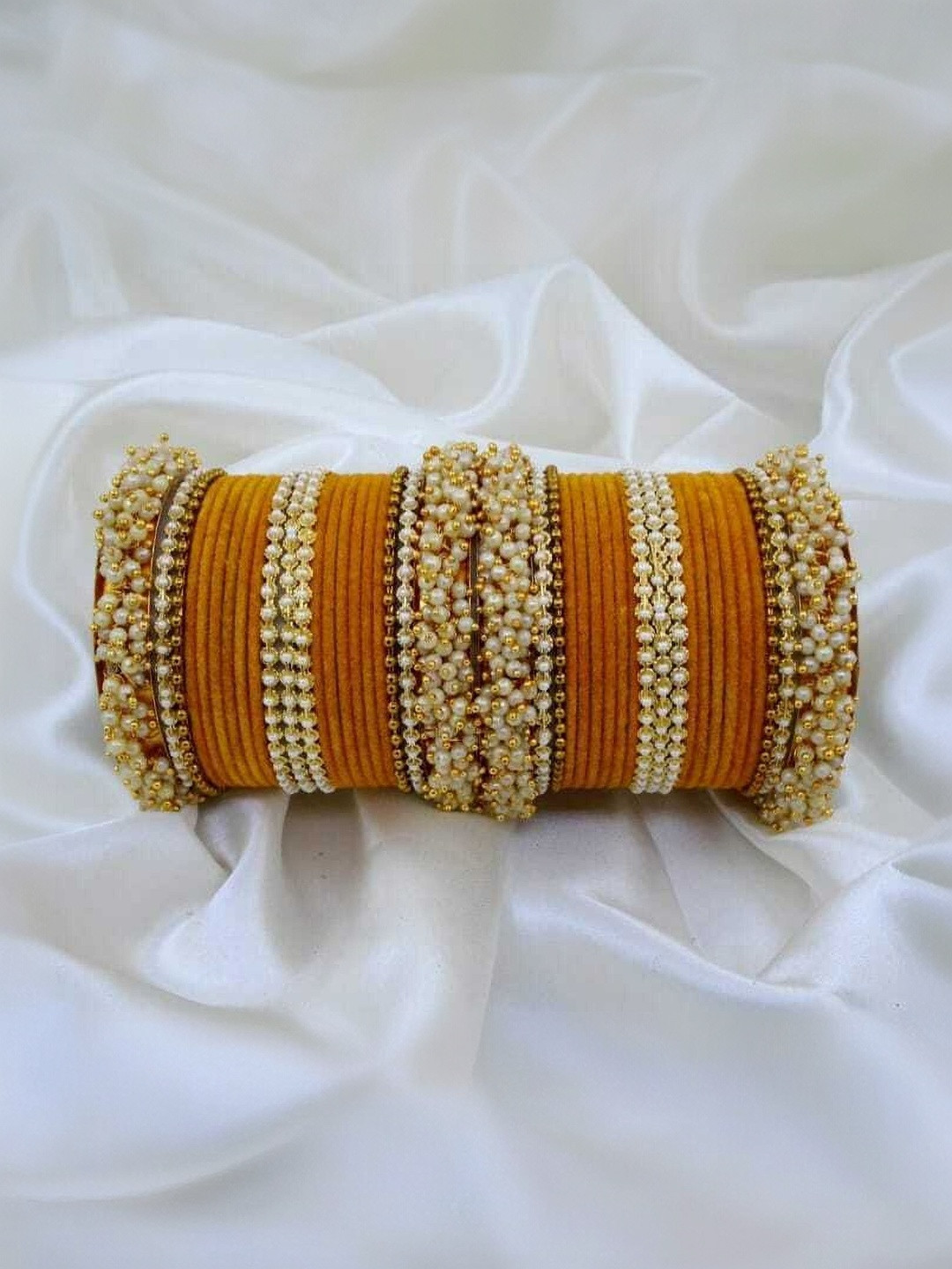 LLL FASHION Yellow Glass Artificial Stones & Beads Bangle