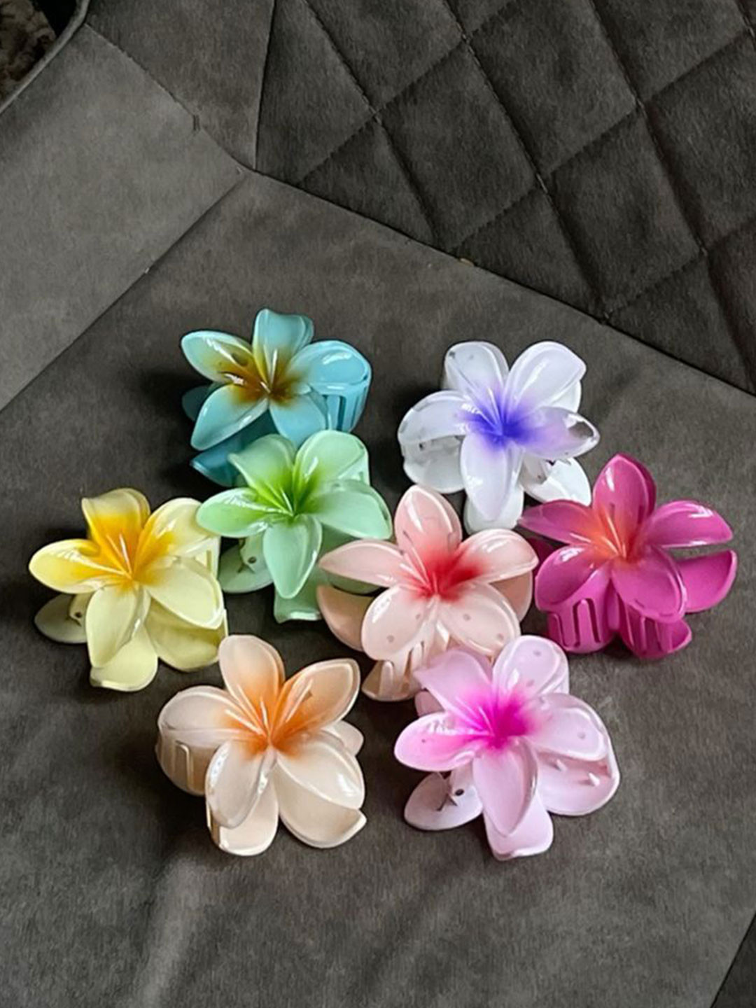 Elecsera Pack of 8 Floral Shaped Claw Clip