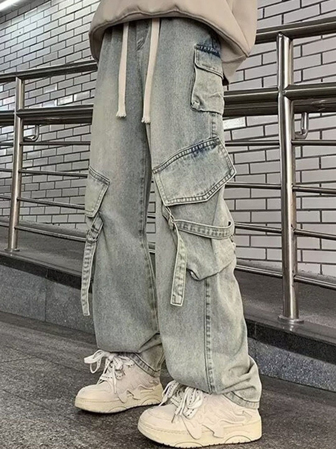 KPOP Men Regular Fit Mid-Rise Light Fade Jeans