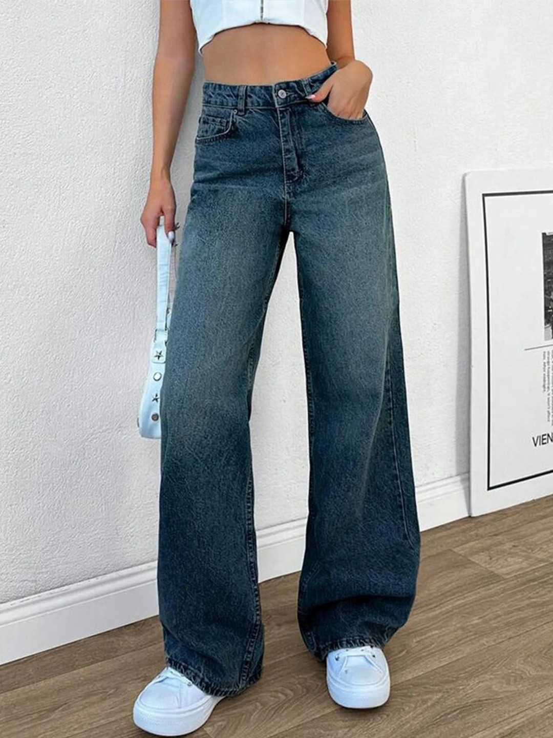 VBEAUTI Women Jean Relaxed Fit High-Rise Light Fade Stretchable Jeans