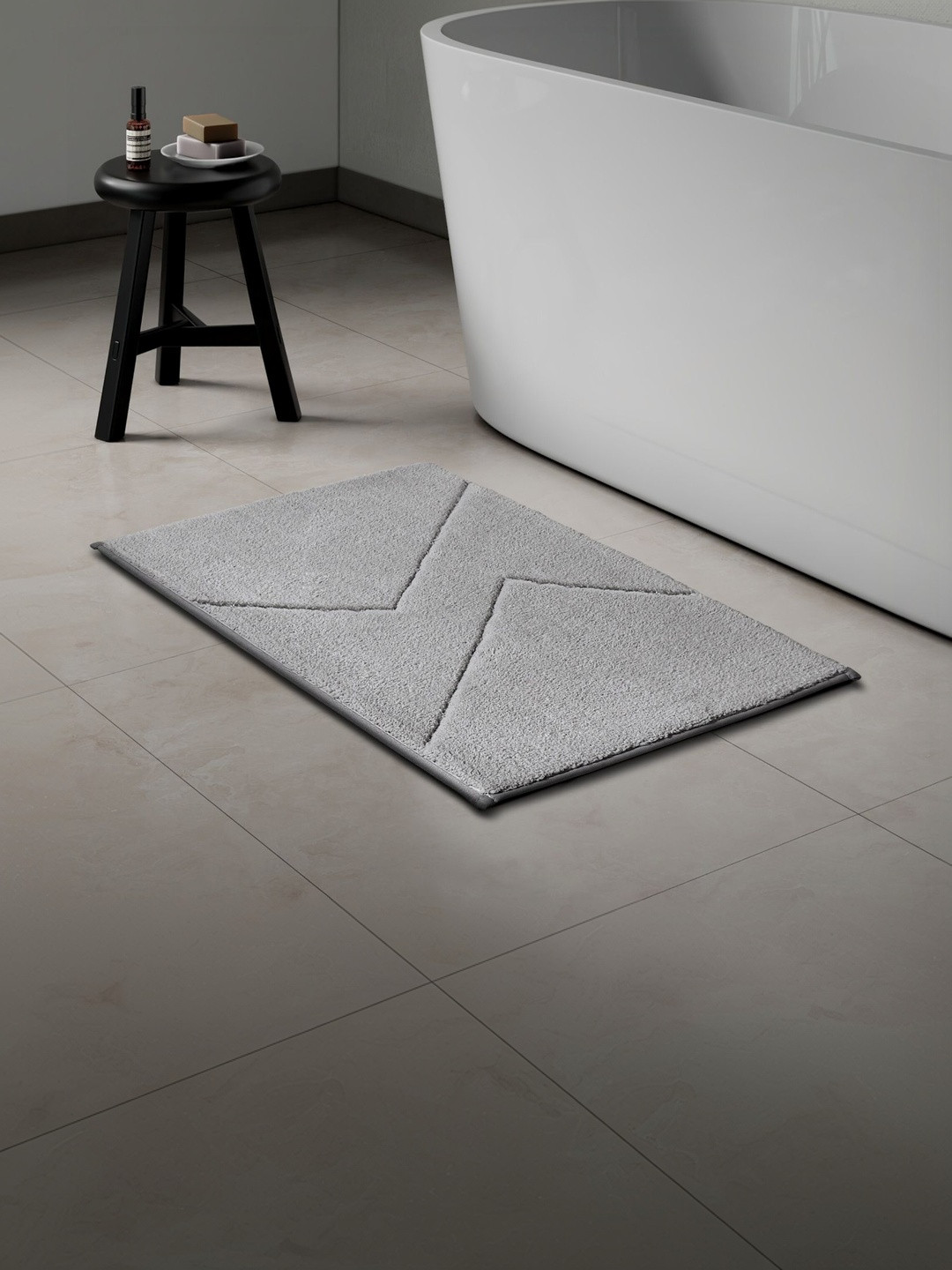 SPACES Grey Swift Flow Soft Tuffled Bath Mat