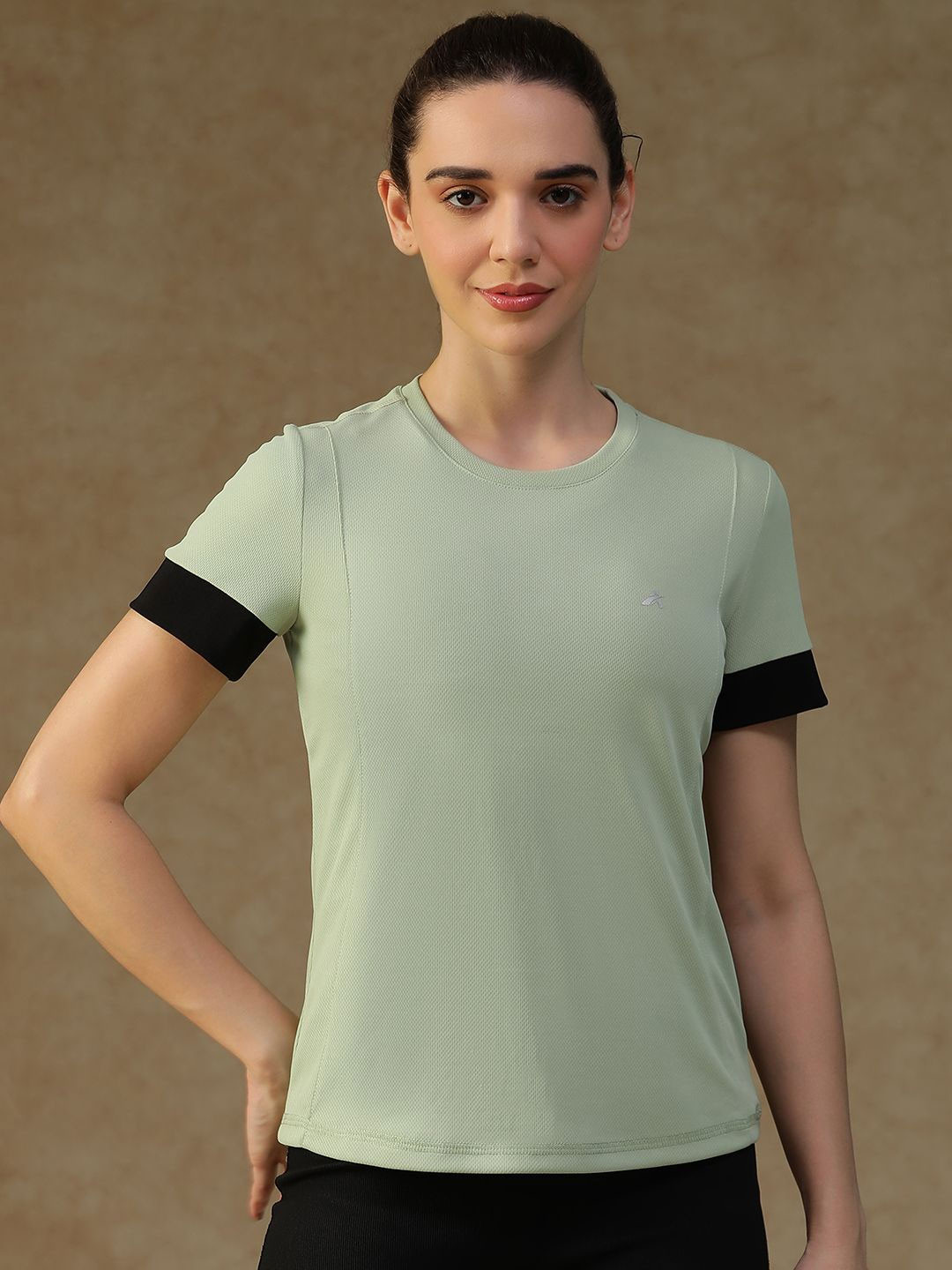 ATHLISIS Women e-Dry Technology Solid Round Neck Slim Fit T-shirt