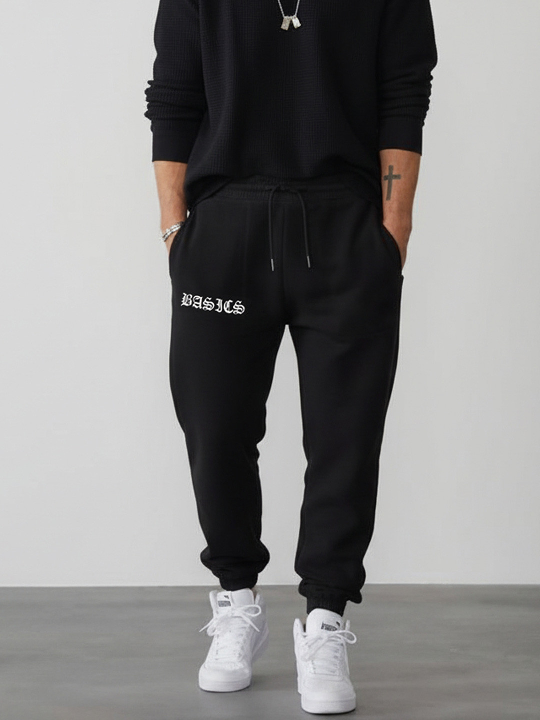 MASCLN SASSAFRAS Men Black Relaxed-Fit Mid-Rise Fleece Joggers