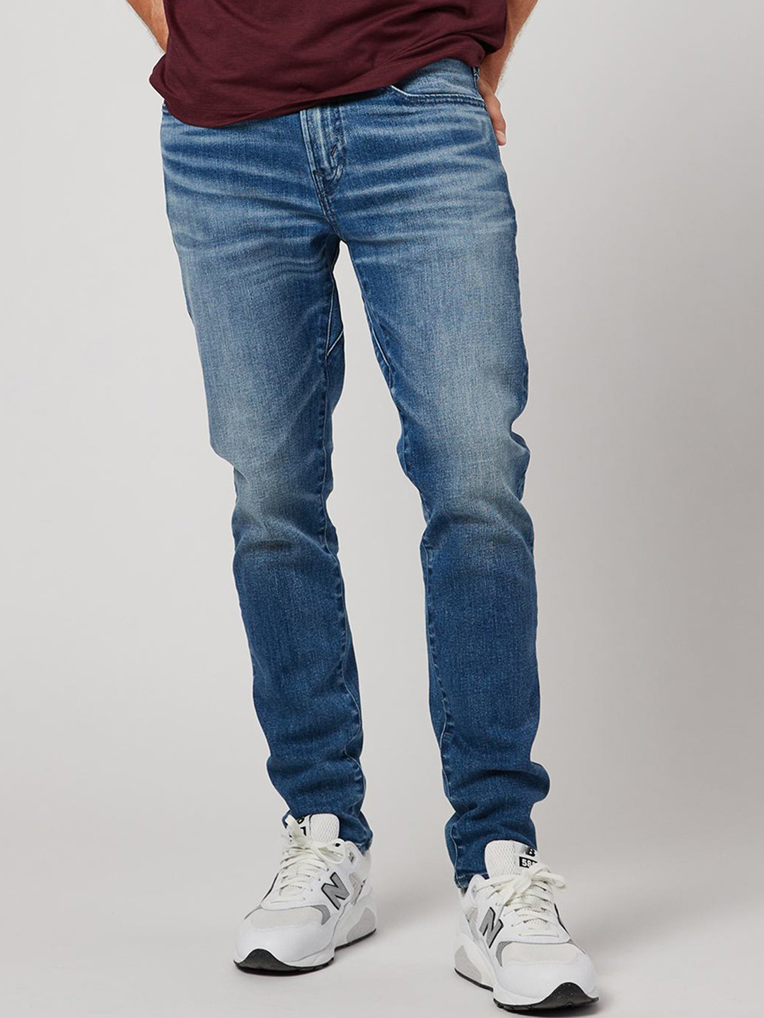 AMERICAN EAGLE OUTFITTERS Men 24/7 Athletic Skinny Fit Light Fade Stretchable Jeans