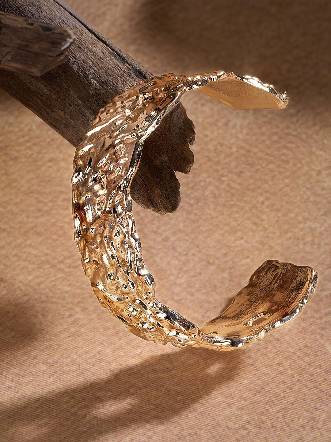 Forever Glam by Pantaloons Gold Alloy NA Bangle