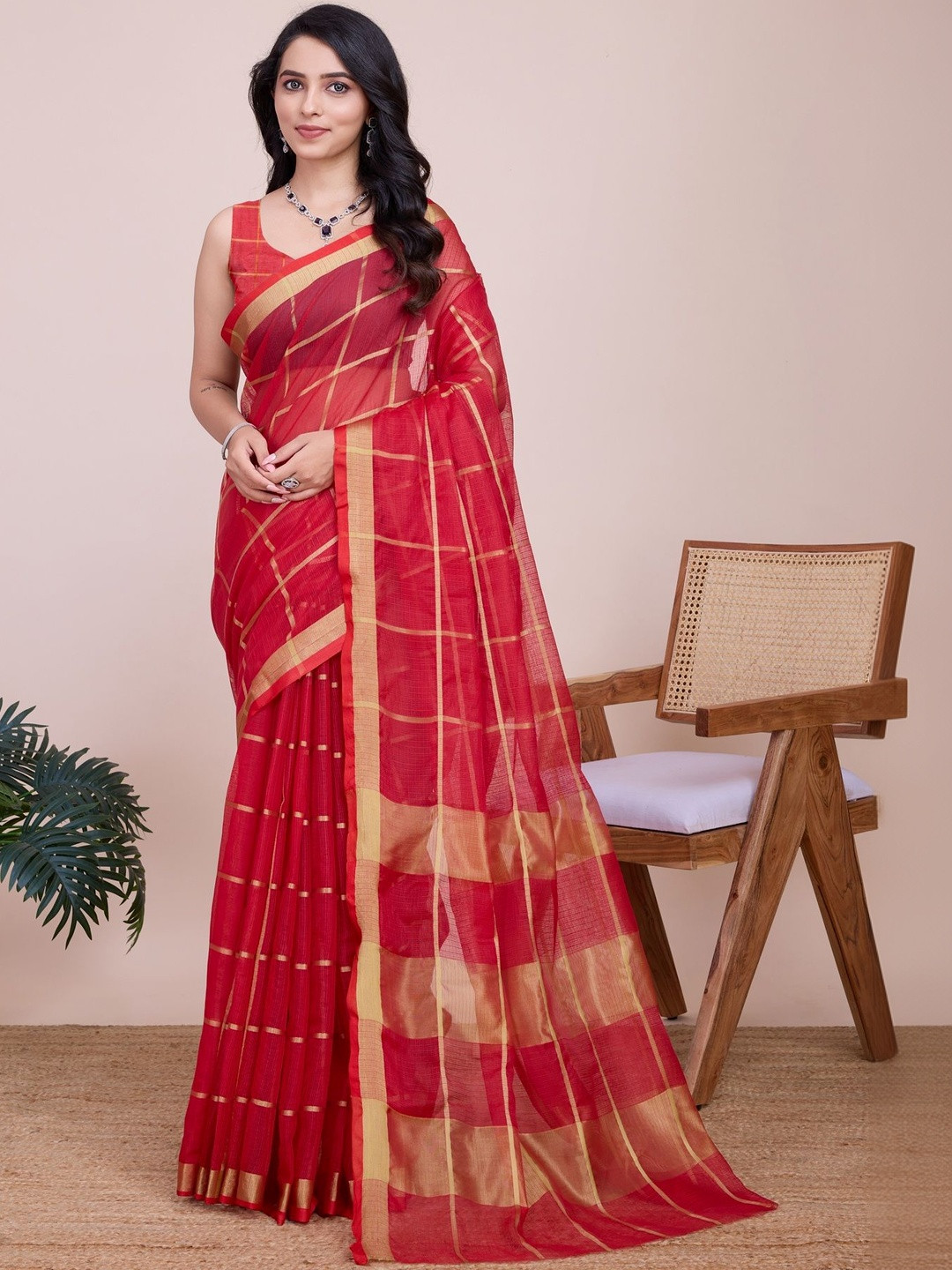 VS MALL Checked Saree