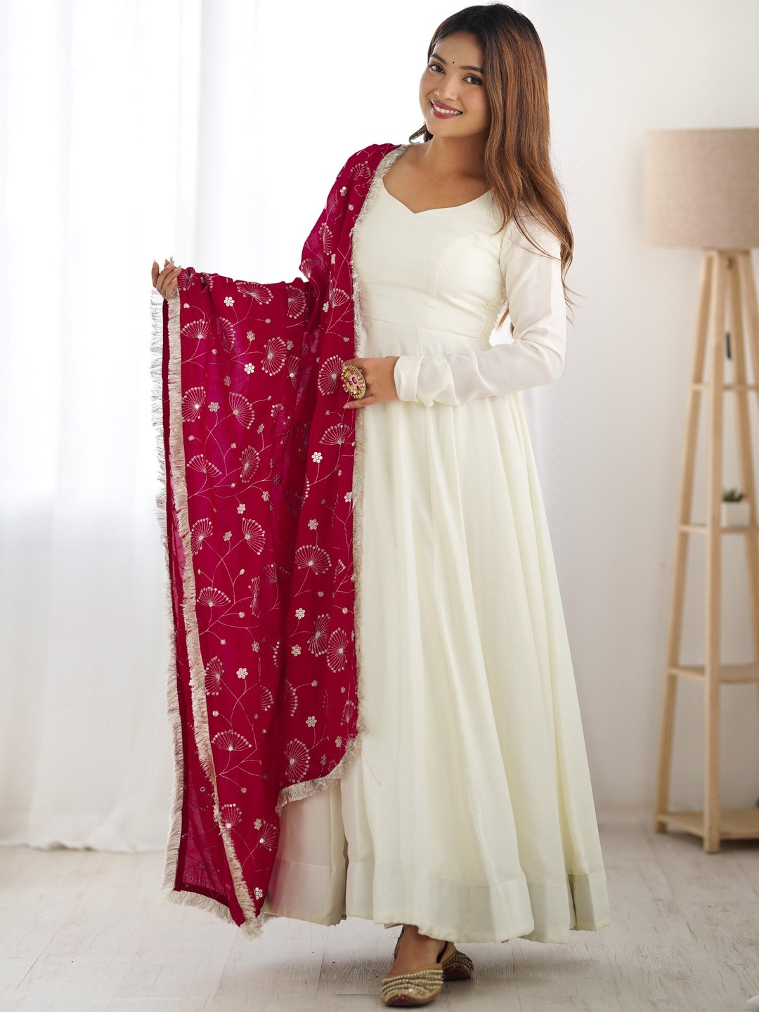 VASTRABELLA Women XS Panelled Pure Silk Kurta Set With Dupatta