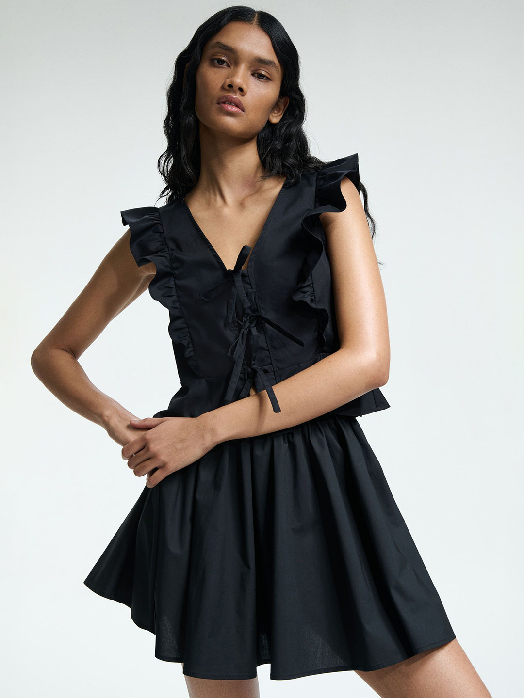 H&M Sleeveless Tie-Front Blouse