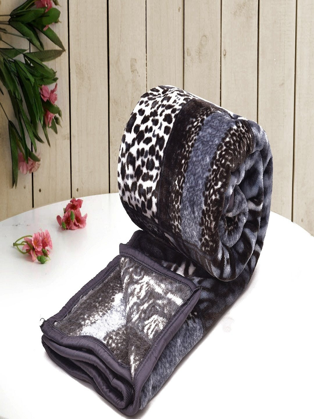 RRC Black Geometric Mink Mild Winter 350 GSM Blanket