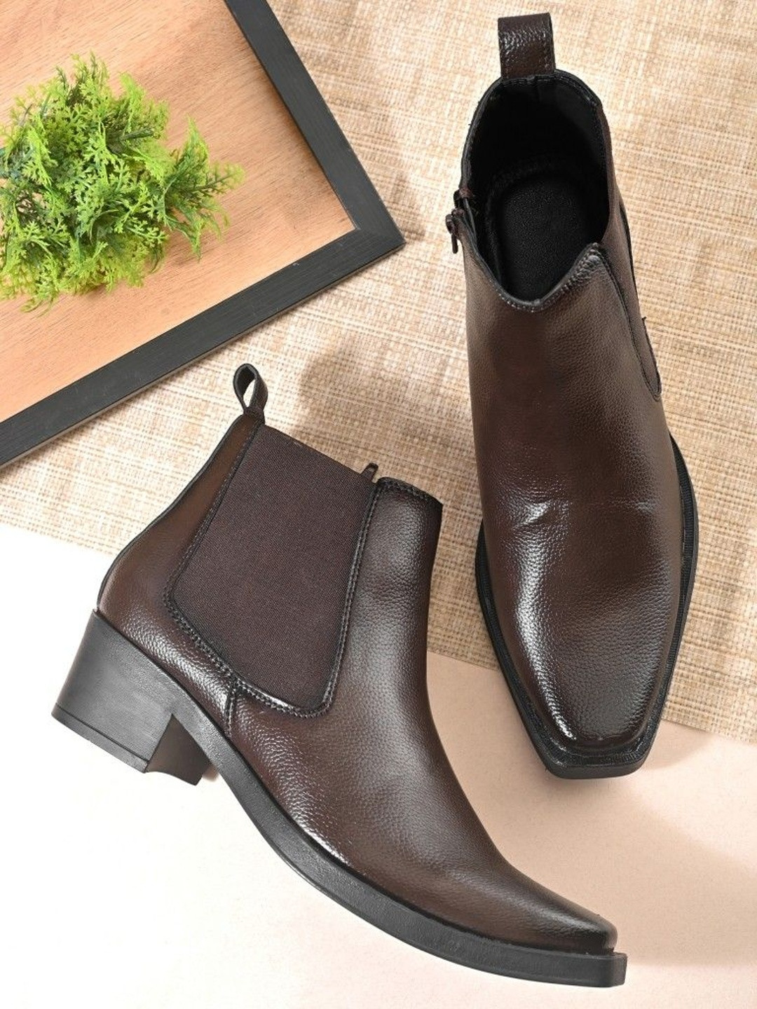 The Roadster Lifestyle Co Men Block Heels Chelsea Boots
