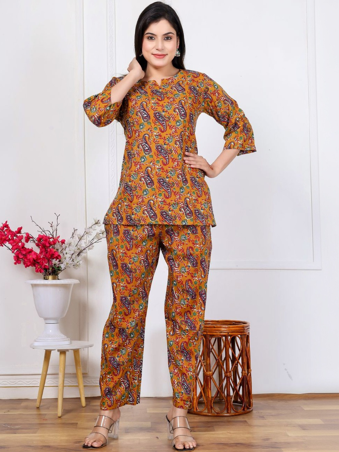 MURLI KURTI Printed Round Neck Top With Trousers Co-Ords