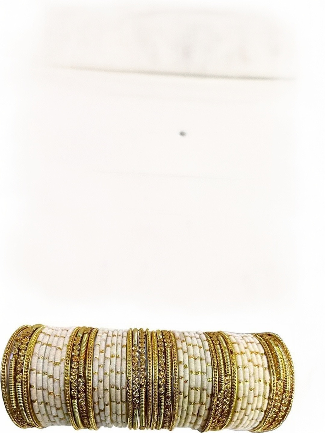 poshing White Glass Artificial Stones Bangle