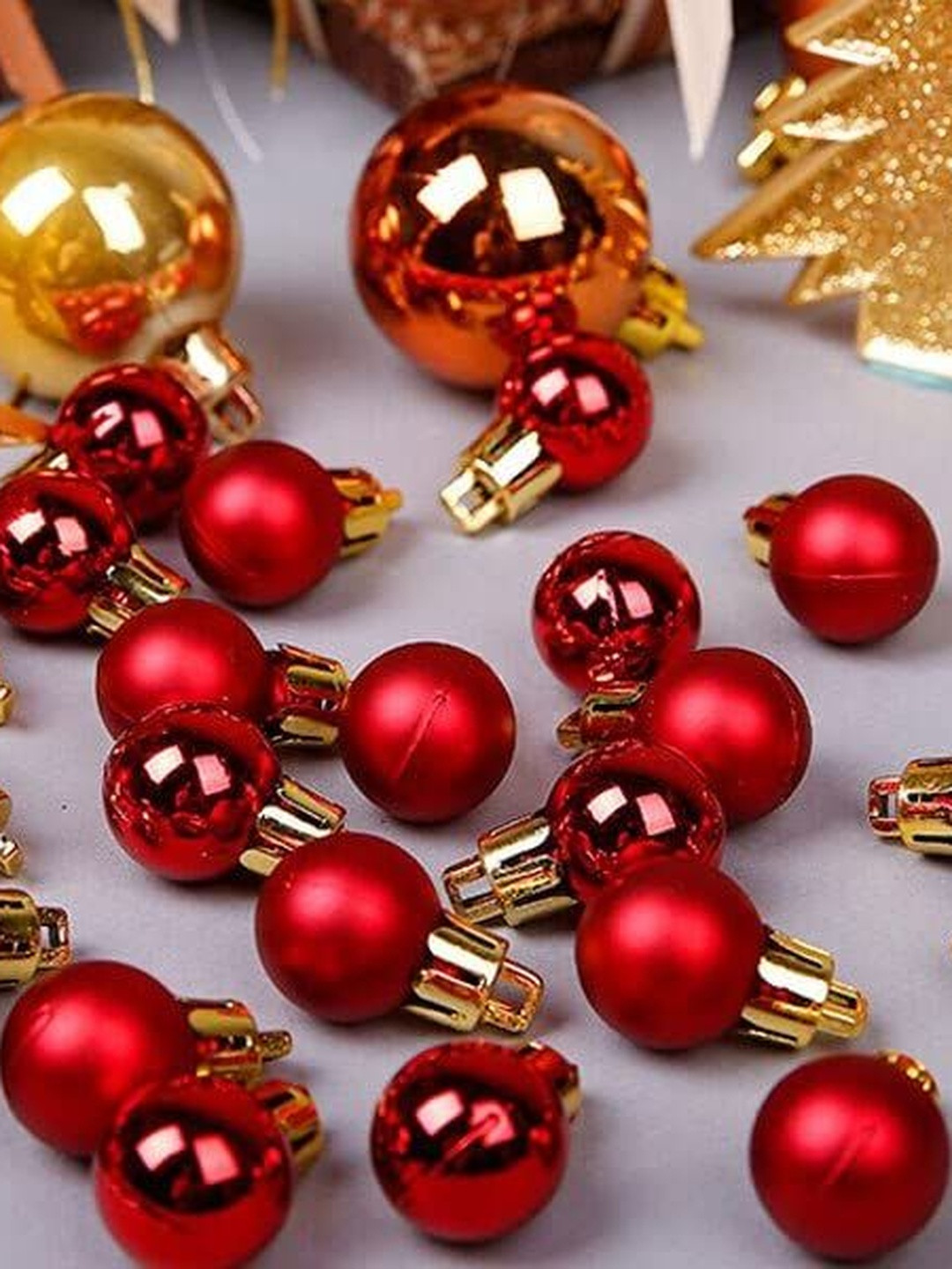 CraftVatika 24-Pcs Red Christmas Baubles Balls Festive Decor