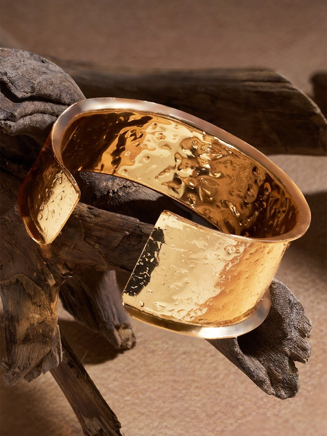 Forever Glam by Pantaloons Gold Alloy NA Bangle