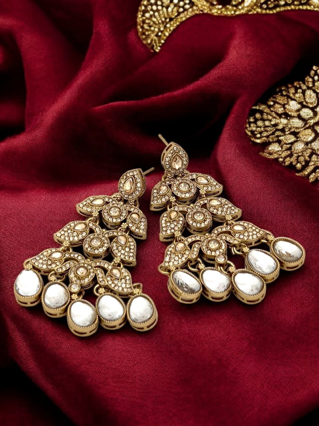 BFC - BUY FOR CHANGE Leaf Shaped Drop Earrings