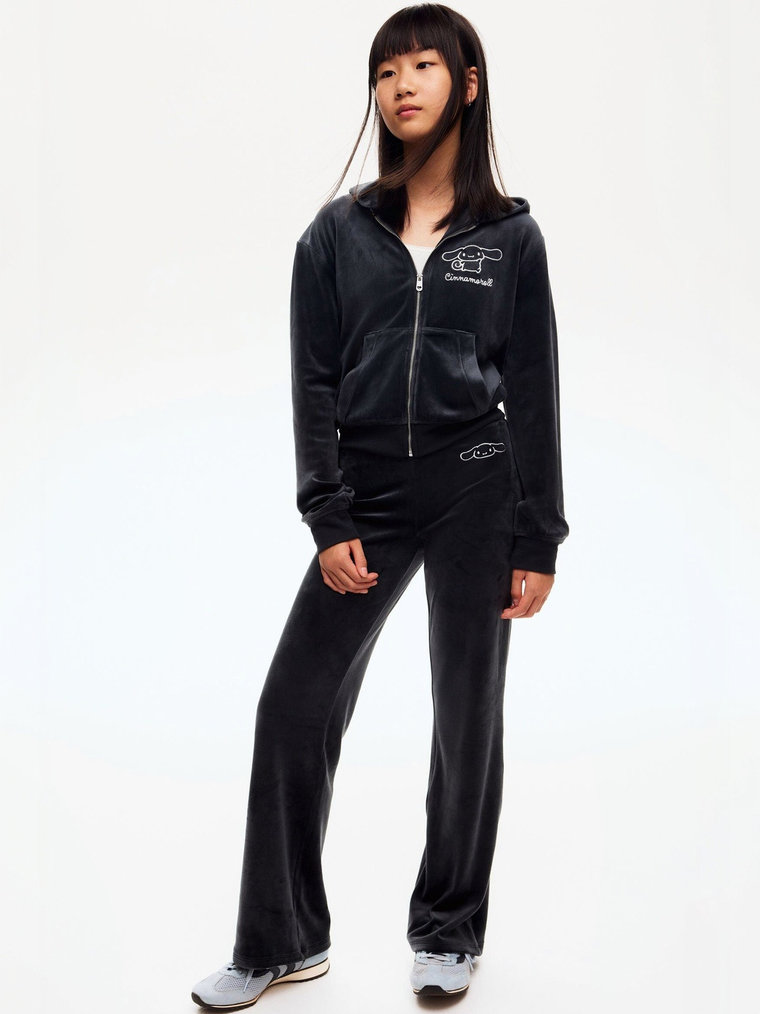 H&M 2-Piece Motif-Detail Velour Set