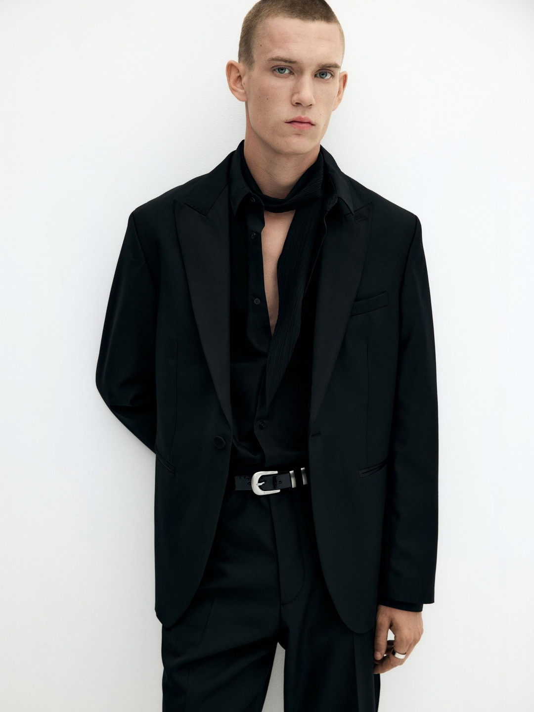 H&M Slim Fit Wool-Blend Tuxedo Jacket