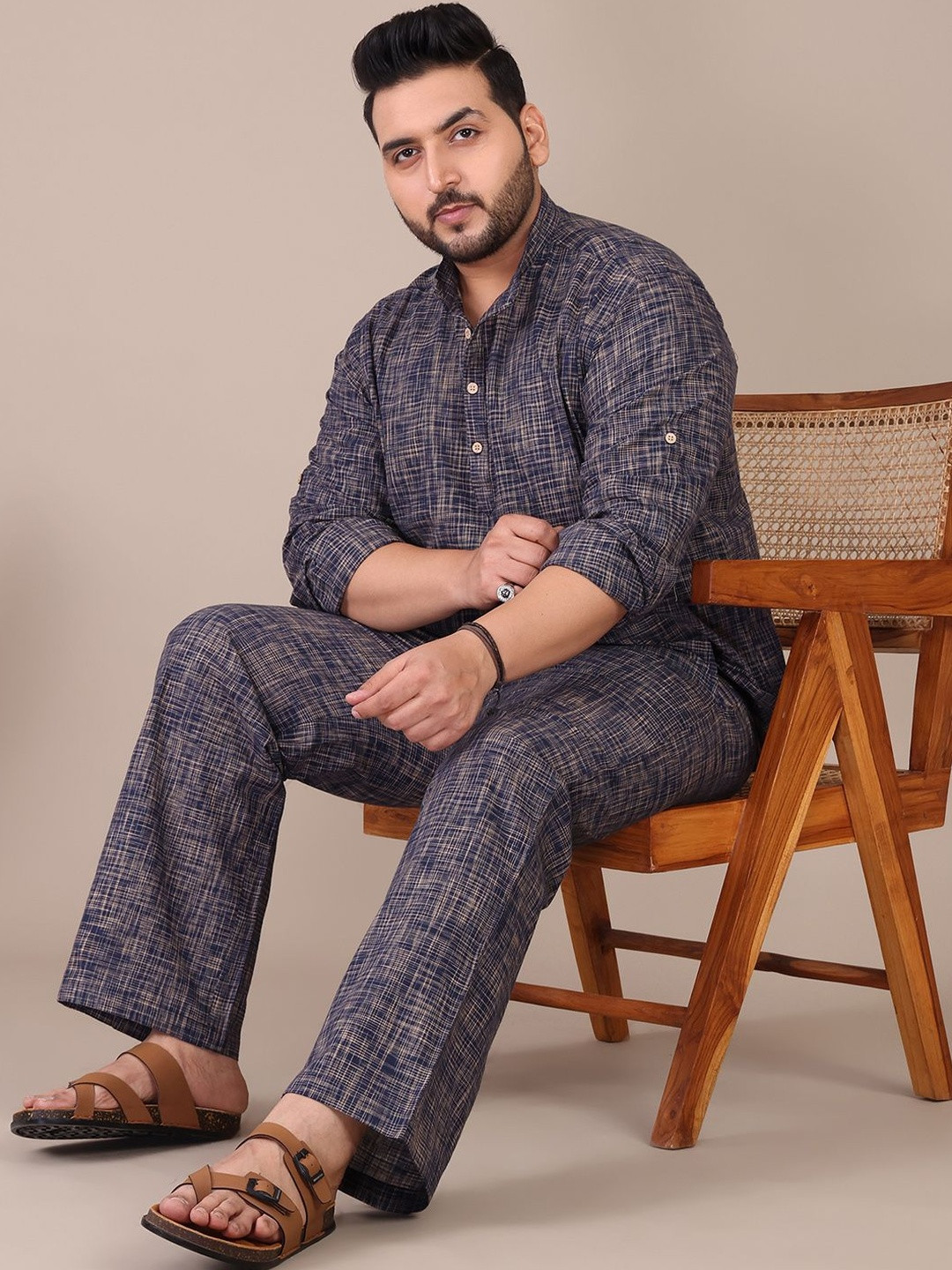 Amanush Plus Size Self-Design Mandarin Collar Kurta With Trousers Co-Ords