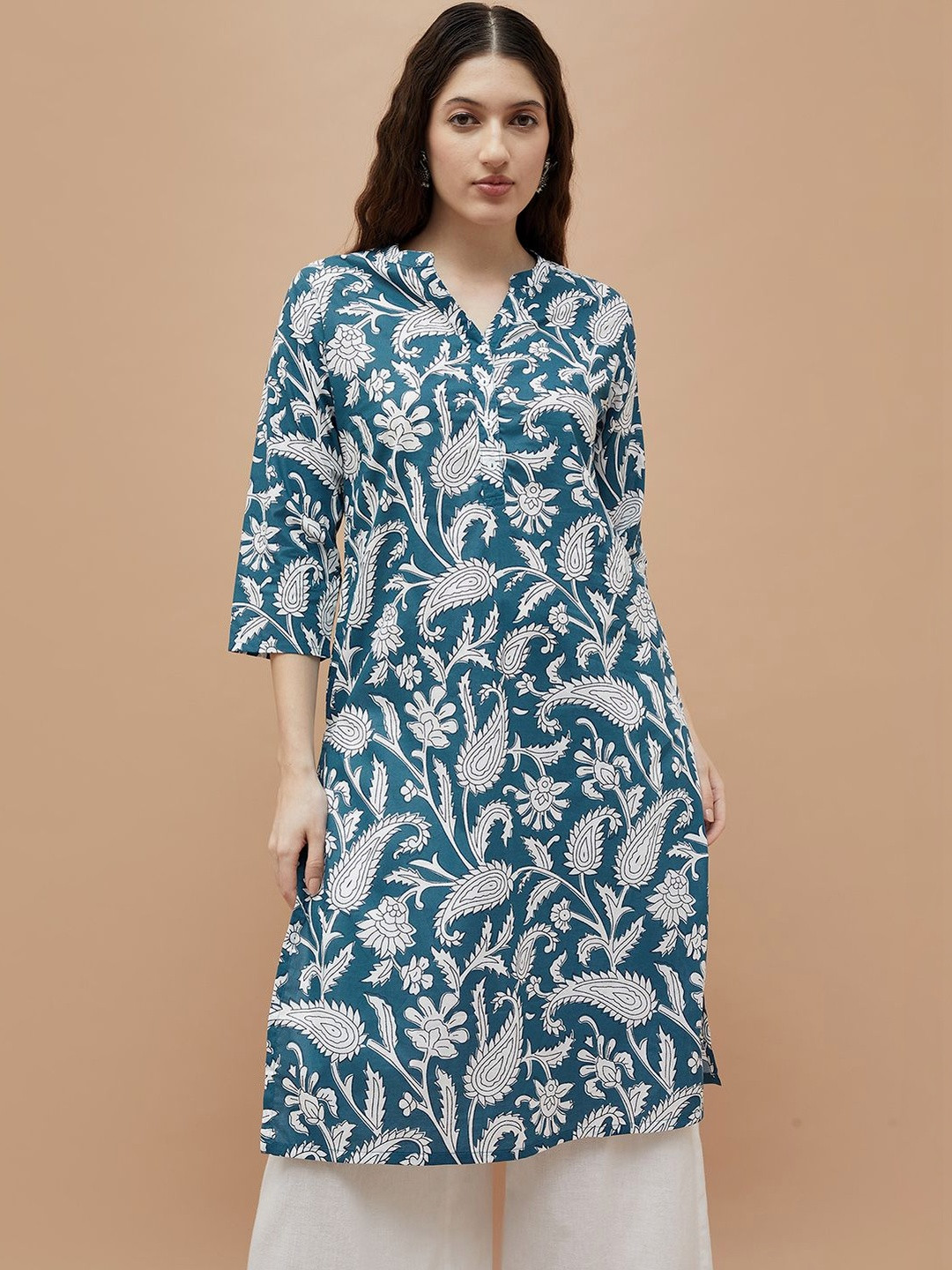 Melange by Lifestyle Women Printed Flared Sleeves Thread Work Kurta