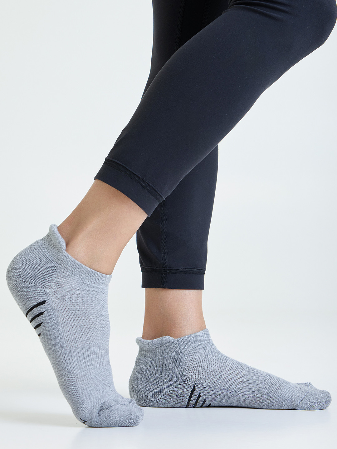 Mint & Oak Women Eco-friendly Moisture Wicking Ankle Length Socks