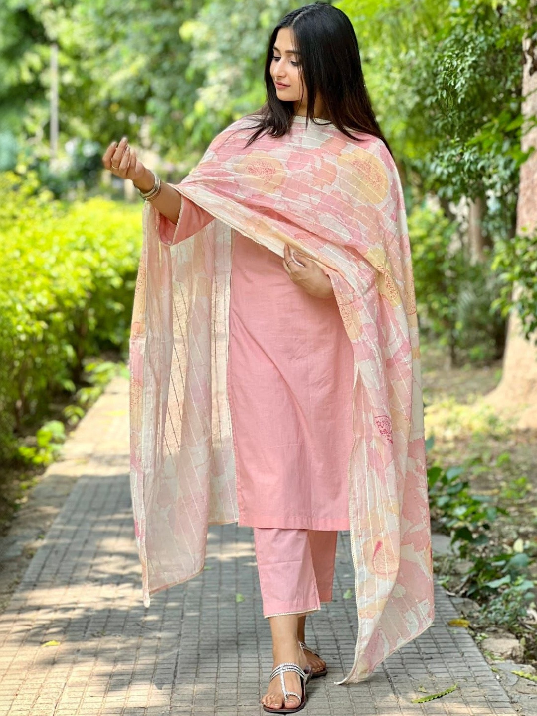 Women Basket Women Regular Kurta with Trousers & With Dupatta