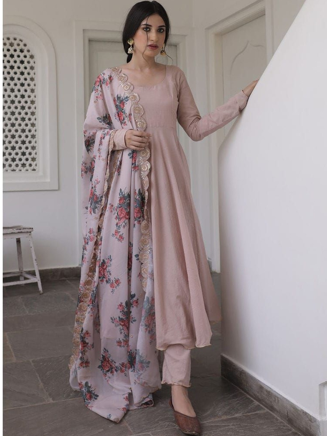 Women Basket Women Floral Regular Gotta Patti Kurta with Trousers & With Dupatta