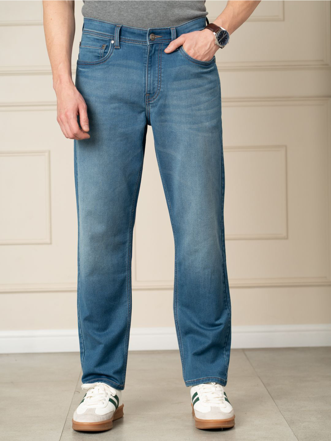 The Pant Project Men Comfort Relaxed Fit Mid-Rise Light Fade Stretchable Jeans