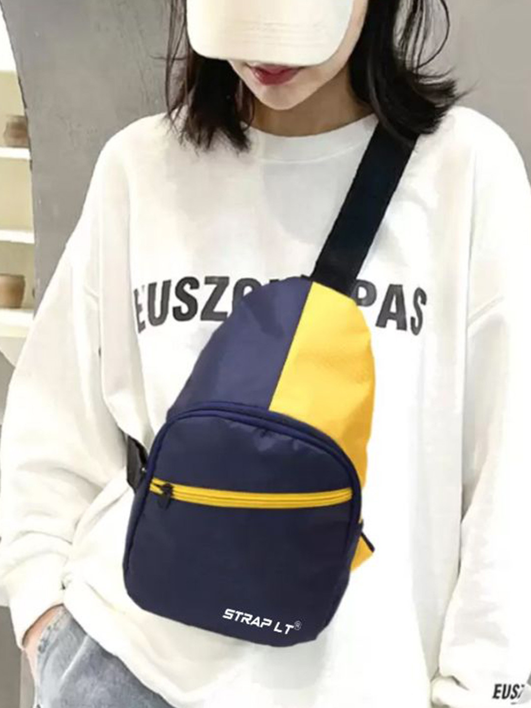 Straplt Women Colourblocked Small Backpacks