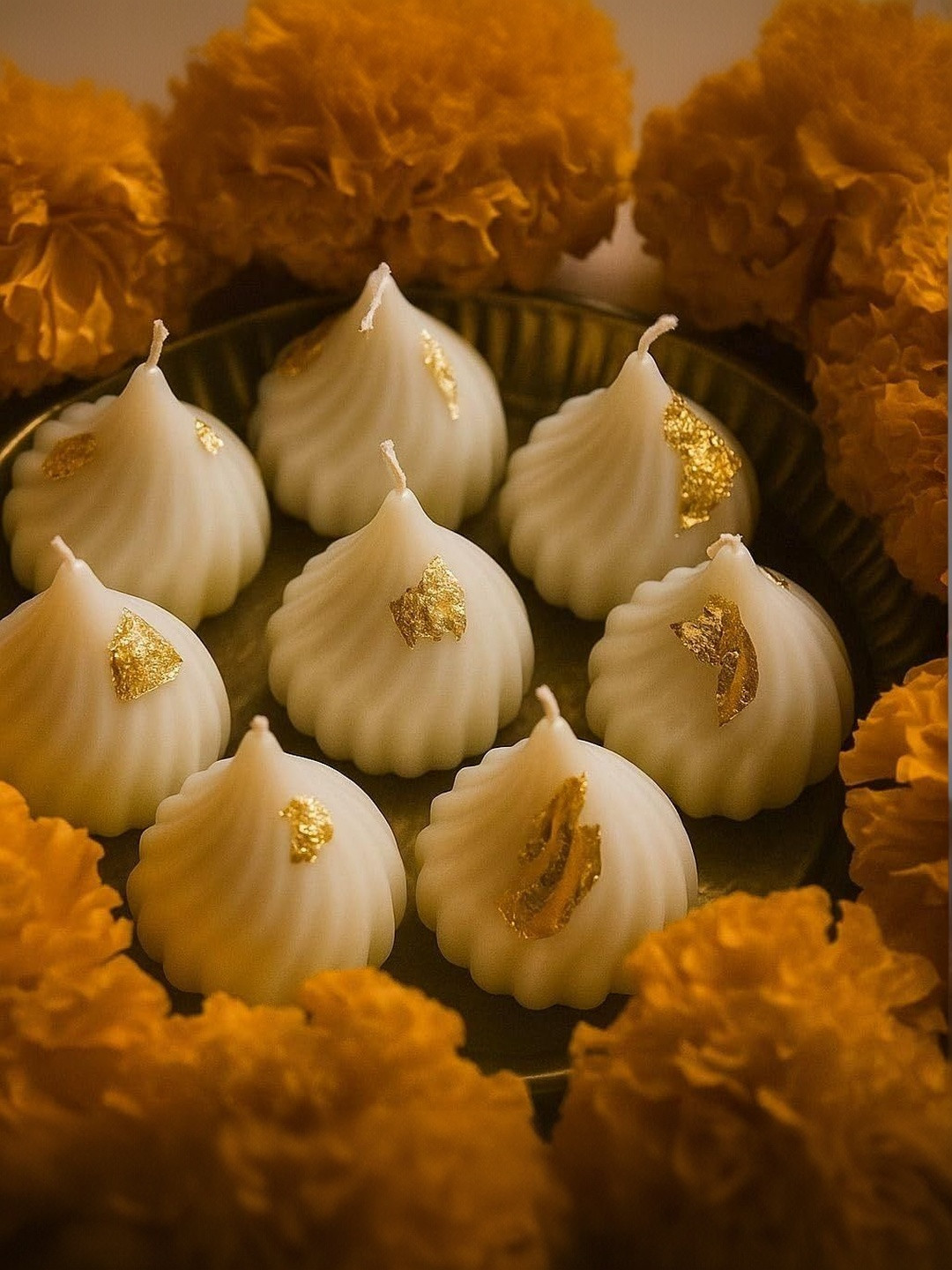 Dainty Little Shop White & Cream-Coloured 4 pieces Core Candle