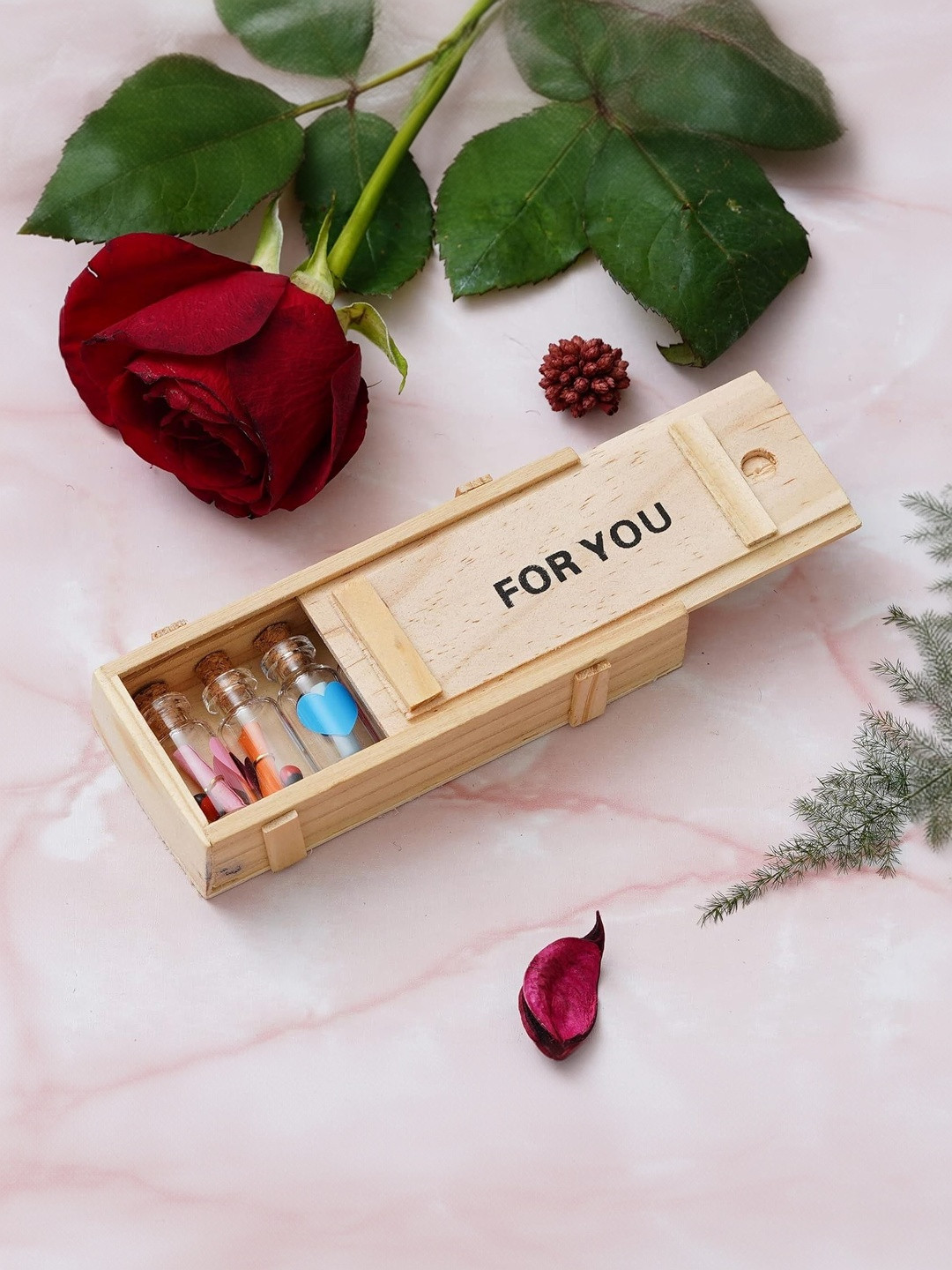 ASIDEA Unisex Beige & Red Textured 7 Messages Bottles Wooden & Glass Showpiece-1.18 Inch