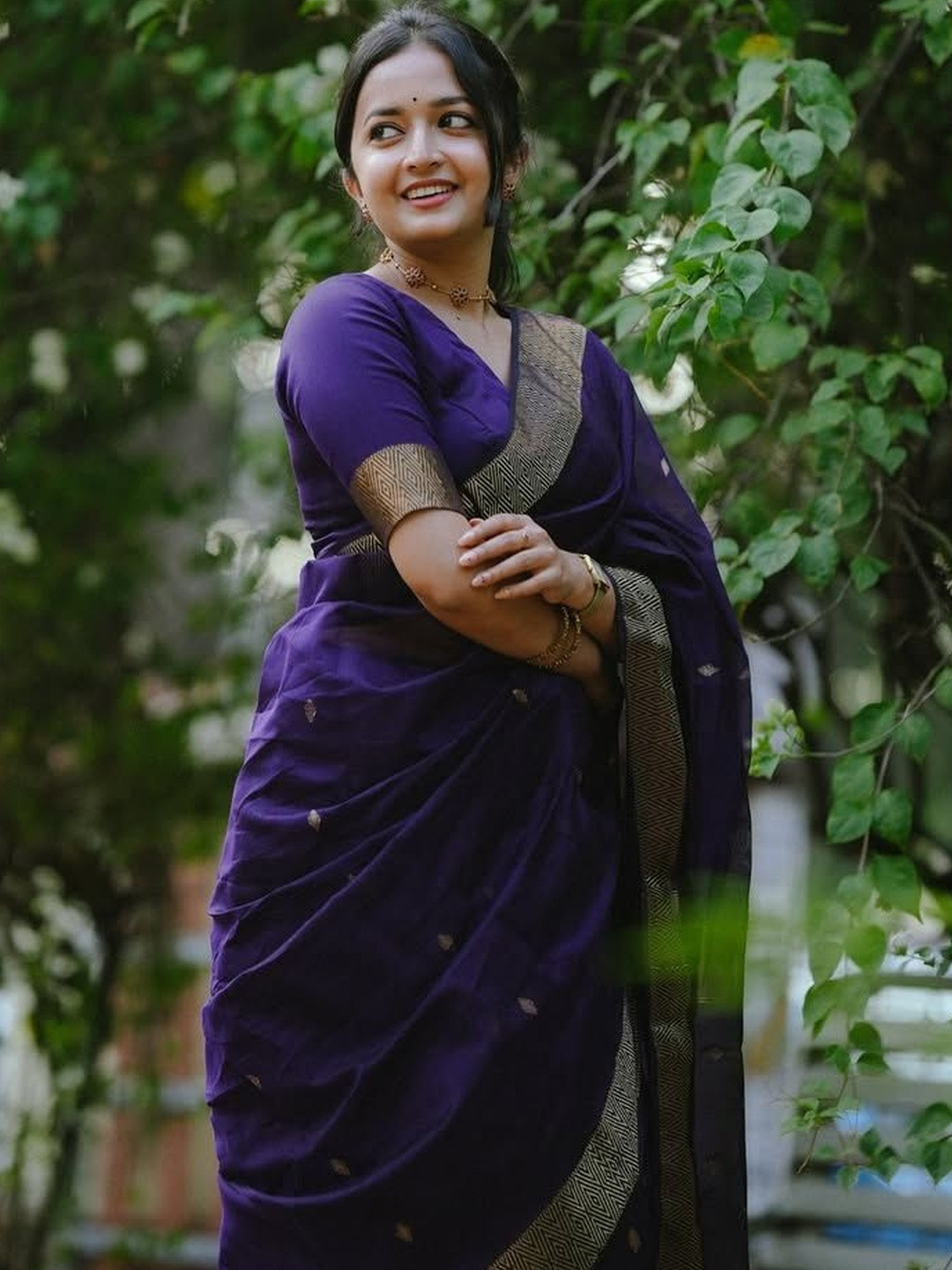 ZIKARAA Woven Design Zari Silk Cotton Fashion Saree