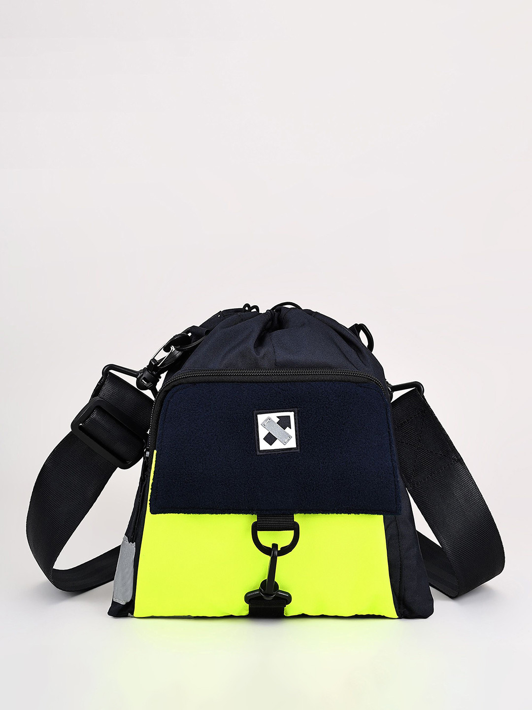 NO MORE Strobe Women Colourblocked Messenger Bag