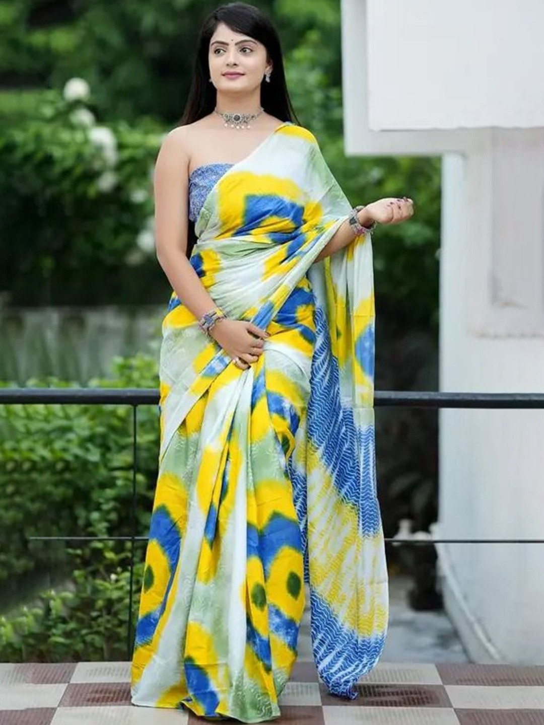 GEN Z TRENDS Tie and Dye Pure Cotton Saree