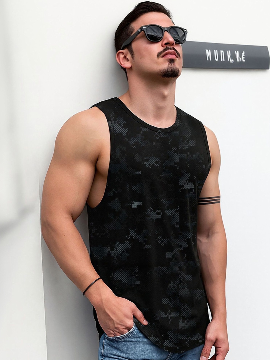 JUMPCUTS Printed Round Neck Gym Vest