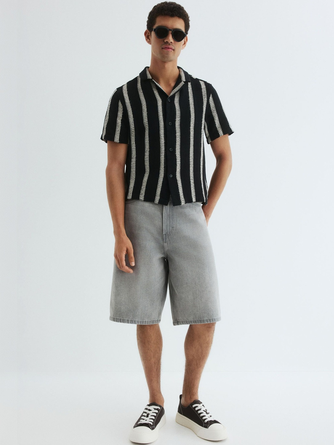 H&M Regular Fit Crochet-Look Resort Shirt