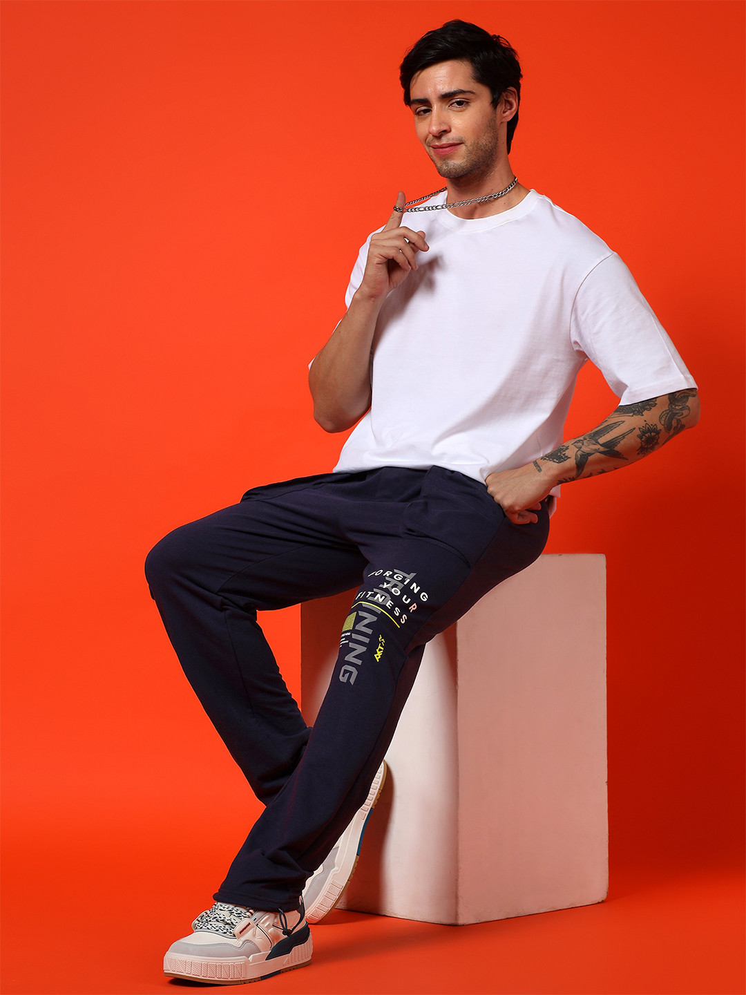 ALAKH HUB Men Printed Cargo Joggers With Stretch