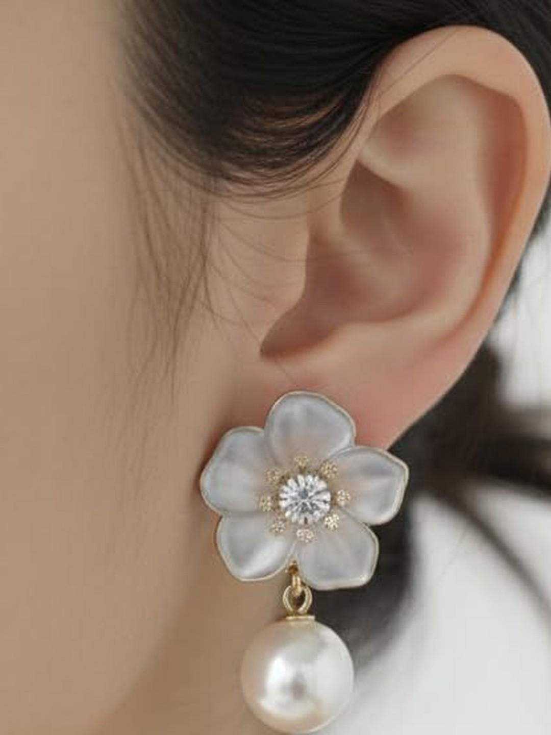 Eyes Blings Floral Drop Earrings