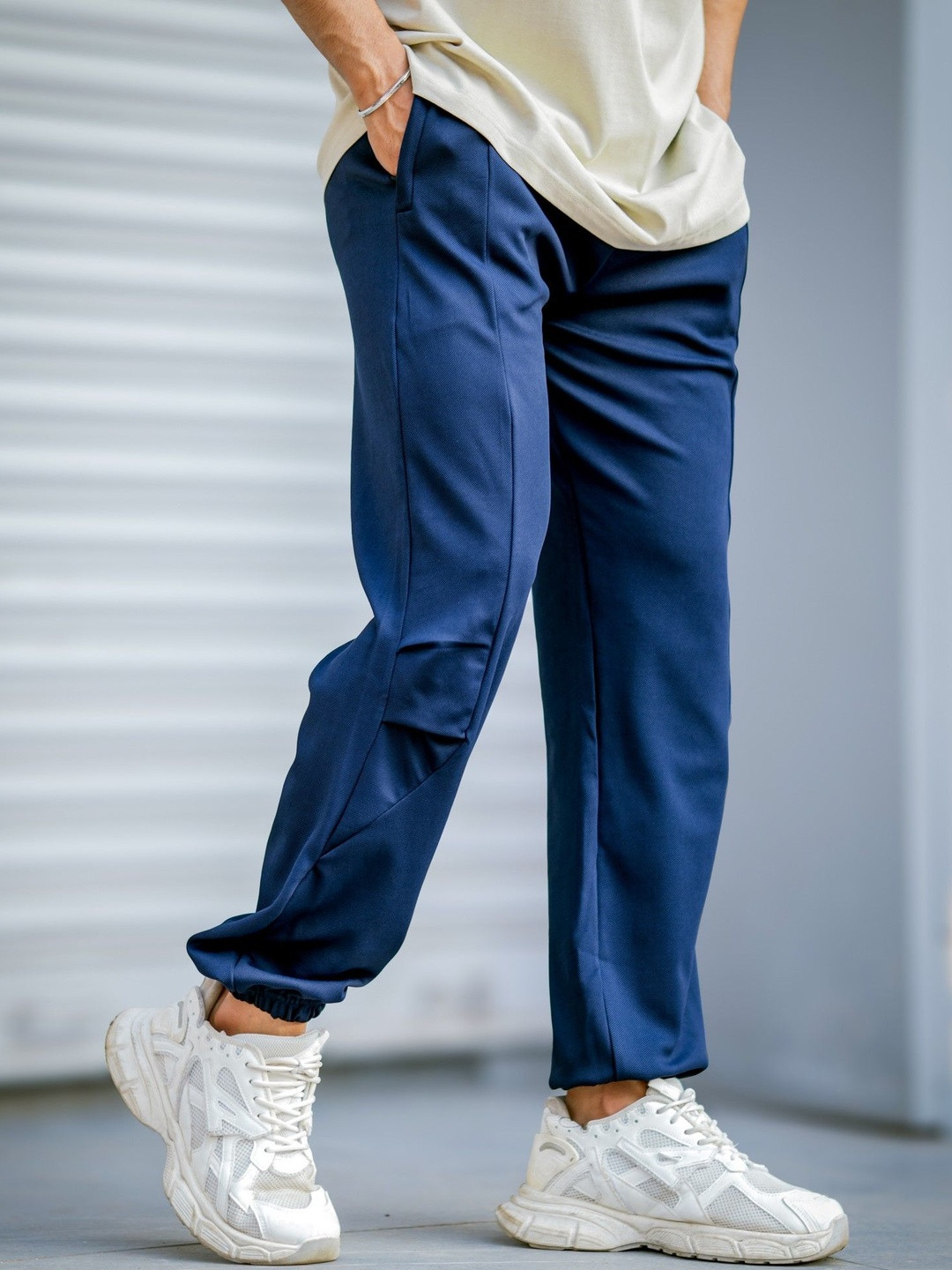 JUMPCUTS Men Baggy-Fit Cross Panel Joggers