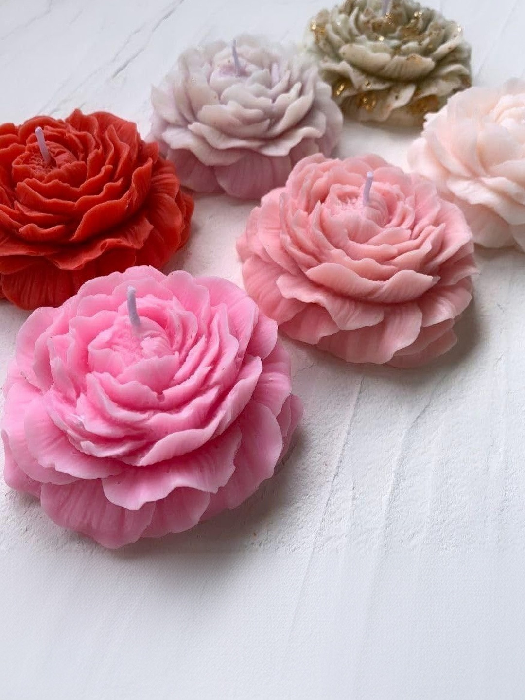 Dainty Little Shop Red & Multicoloured 1 pieces Core Candle