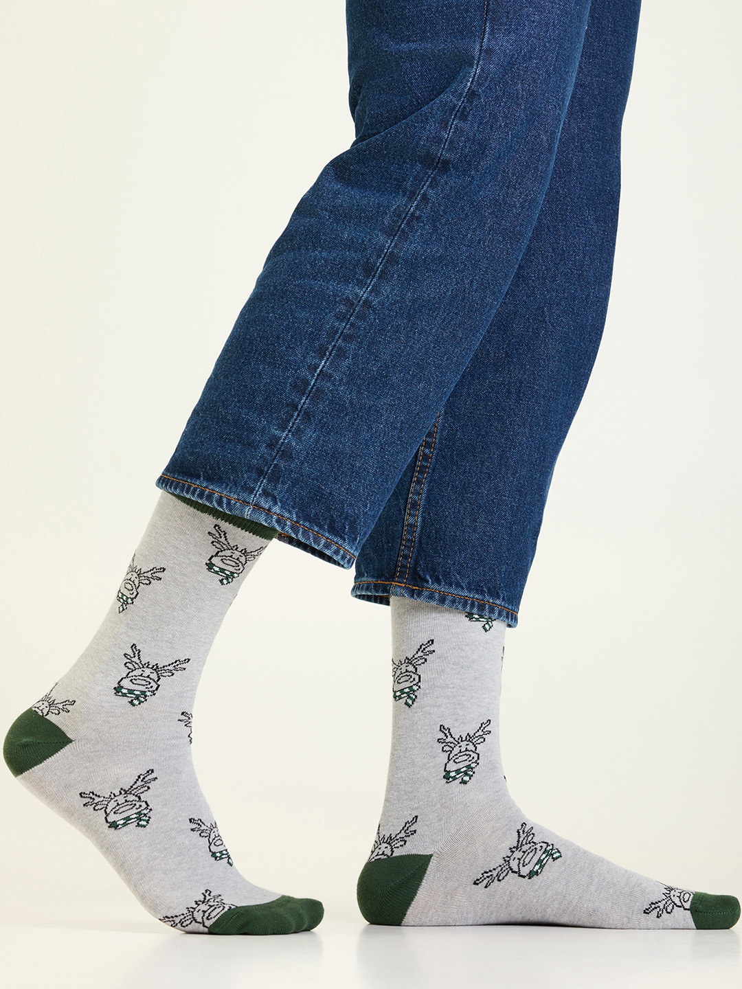 Mint & Oak Men Grey & Black Reindeer Print Anti-Bacterial Calf-Length Socks