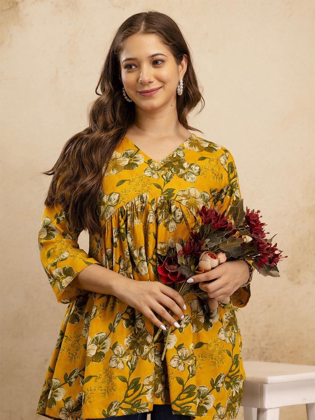 HYTEN Floral Printed V-Neck Kurti