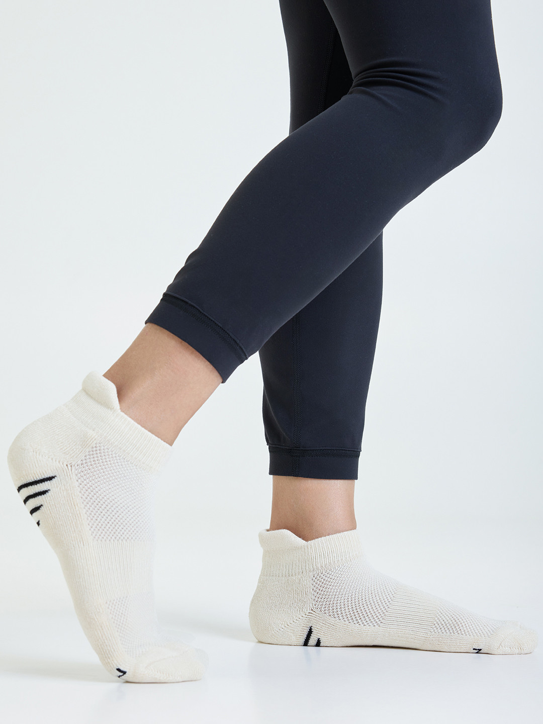 Mint & Oak Women Eco-friendly Moisture Wicking Ankle Length Socks