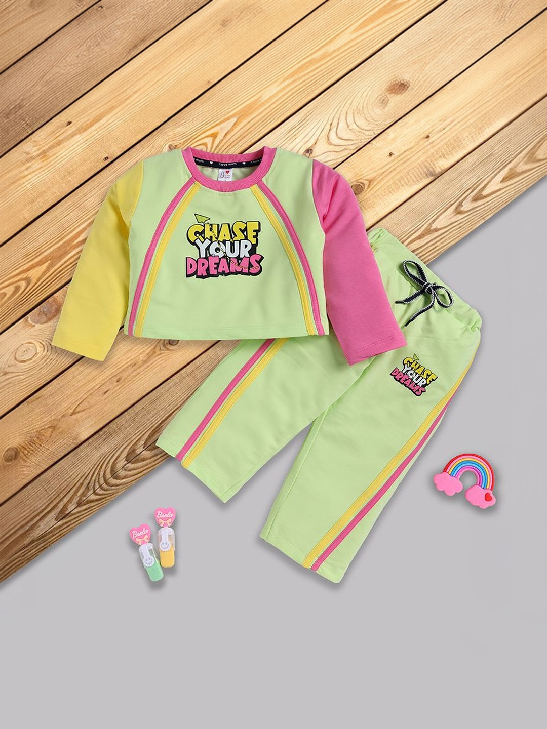 I LOVE MOM Girls Printed T-shirt with Trousers