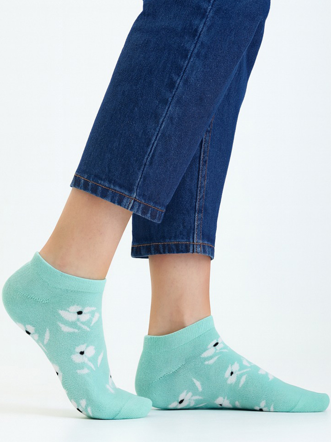 Mint & Oak Women Green Printed Socks