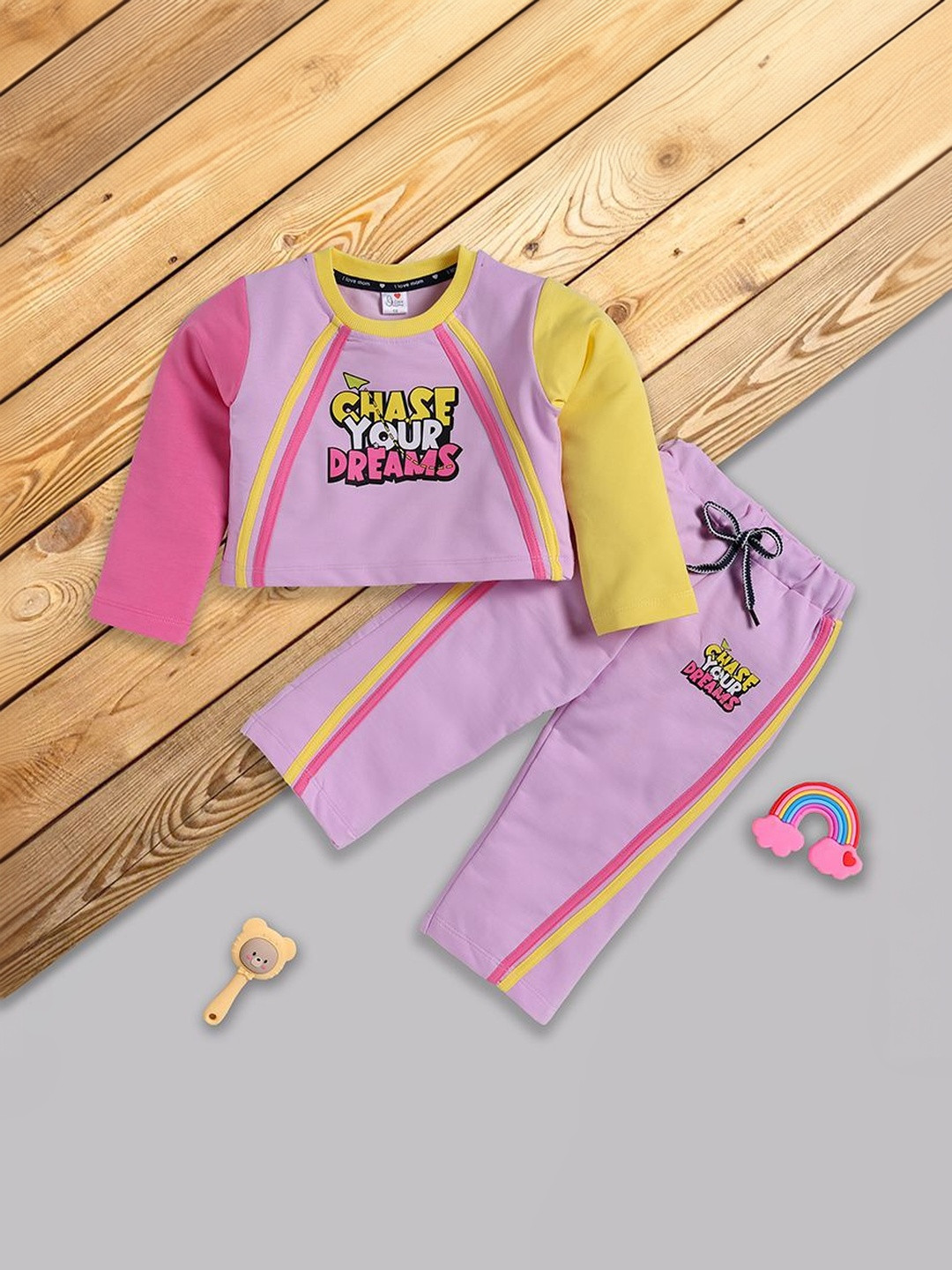 I LOVE MOM Girls Printed T-shirt with Trousers